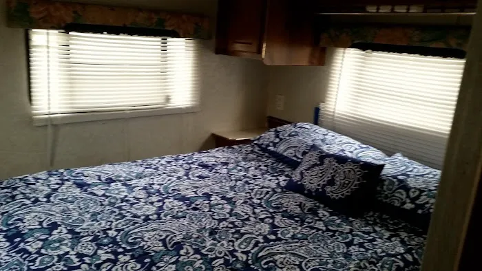 Villa Seville Mobile Home Park Picture 5