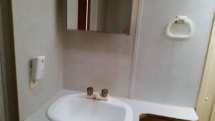Villa Seville Mobile Home Park Picture 3