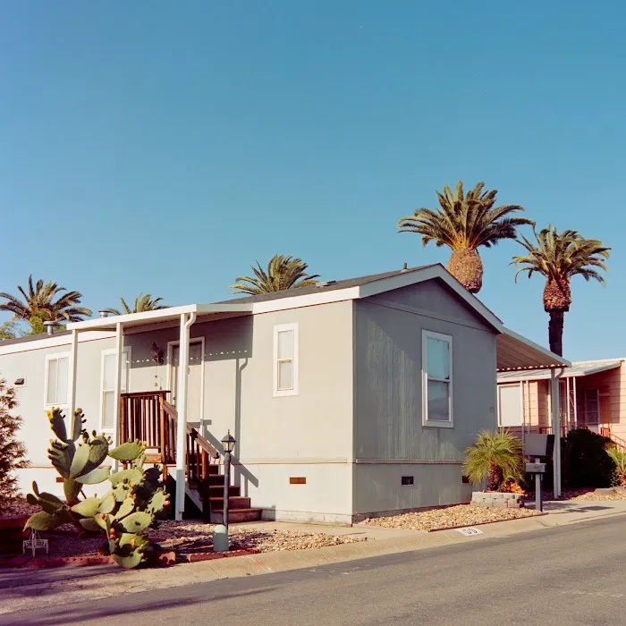 Golden Palms Mobile Home Estates Picture 3