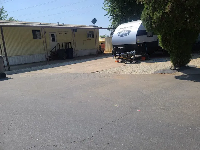 Bamboo Tree Mobile Home Park Picture 7