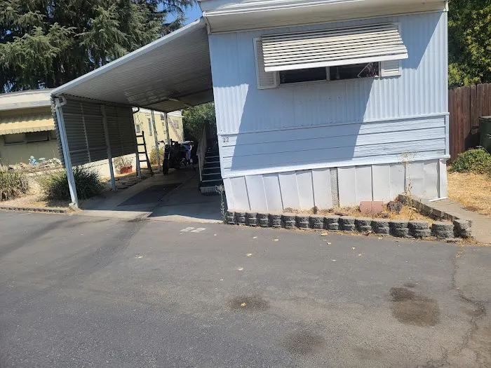 Bamboo Tree Mobile Home Park Picture 2