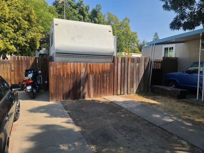Bamboo Tree Mobile Home Park Picture 4