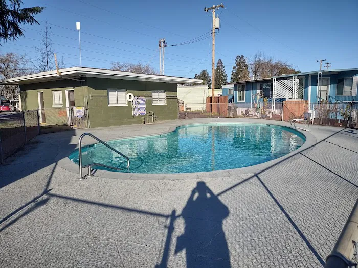 Bamboo Tree Mobile Home Park Picture 9