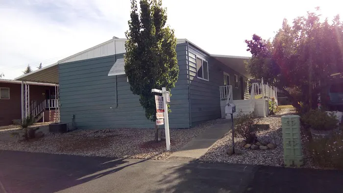 Heritage Oak Glen Mobile Home Park Picture 3