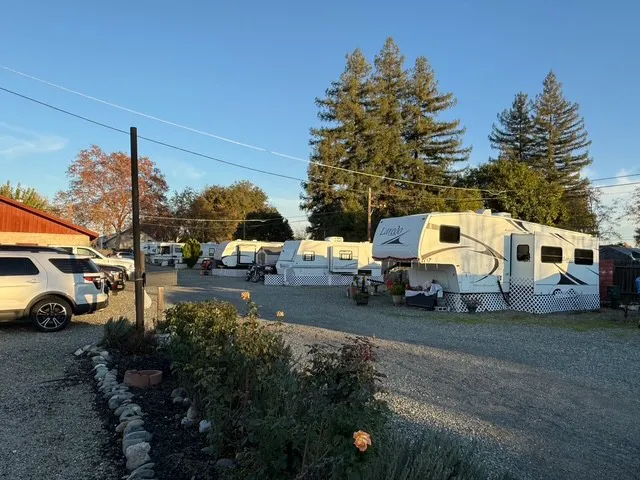 Roseville RV Park Picture 8