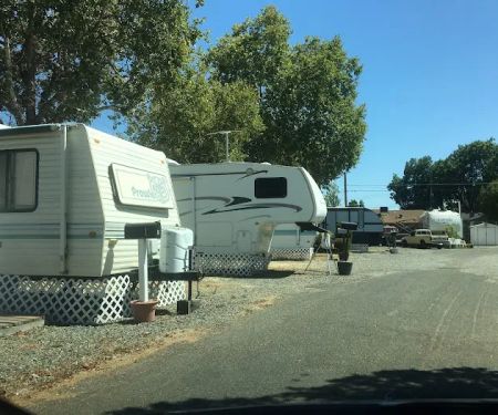 Rose-Villa Trailer Park