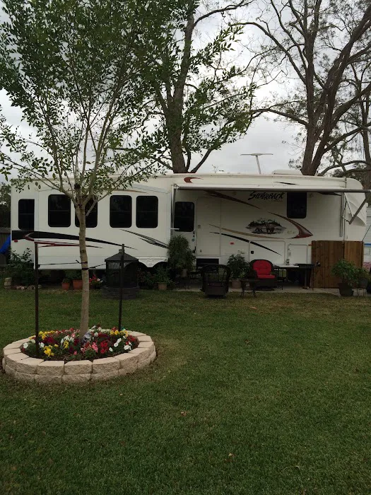 The Backyard RV Park - Sweeny/Old Ocean/Van Vleck/West Columbia/Bay City/Freeport Picture 4
