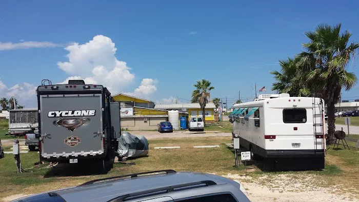 Travelers Paradise RV Park Picture 5