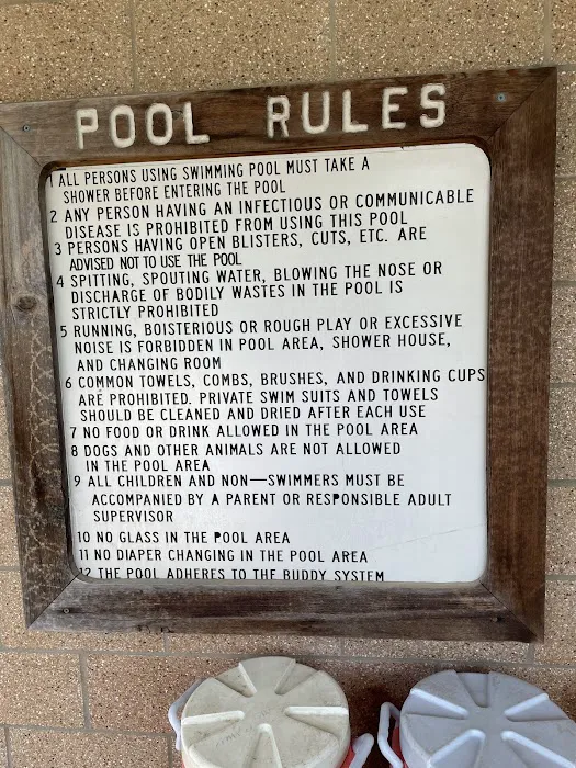 Central Camp Shower House and Pool Picture 2