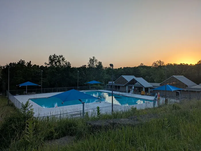 Central Camp Shower House and Pool Picture 3