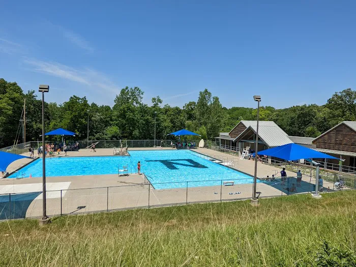 Central Camp Shower House and Pool Picture 4