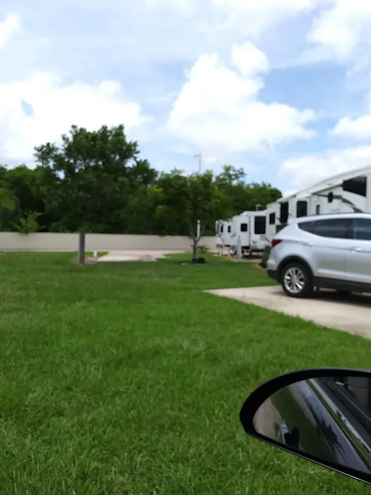 Bay City Holiday RV Park Picture 9