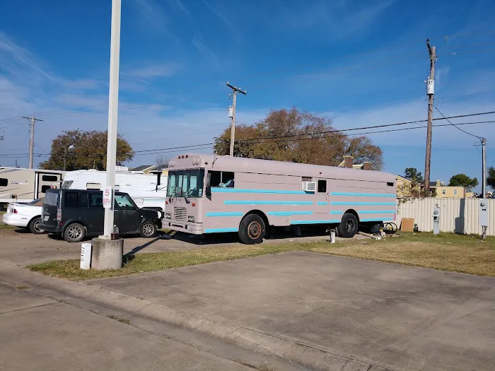 Bay City Holiday RV Park Picture 4