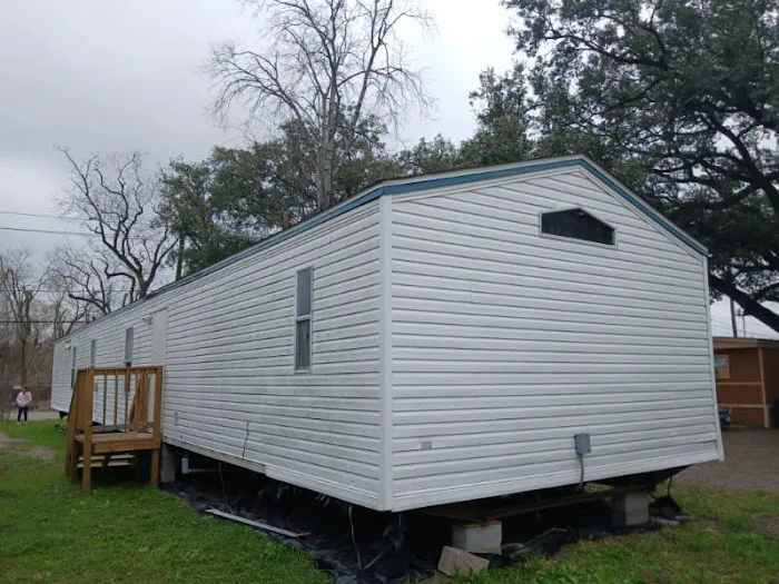 Green Acres Manufactured Home Park Picture 10