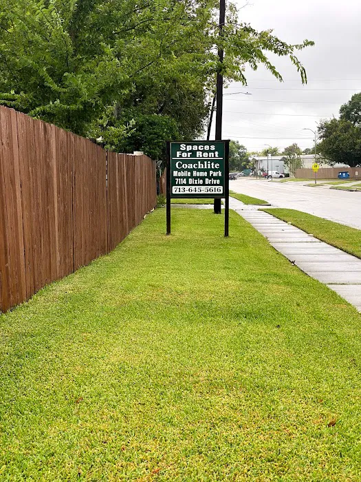 Coachlight Mobile Home Park Picture 1