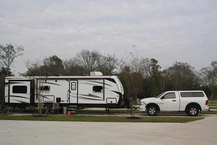 Pearland RV Park Picture 4