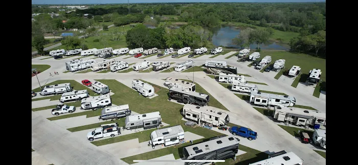 Howdy Y'all RV Resort Picture 3