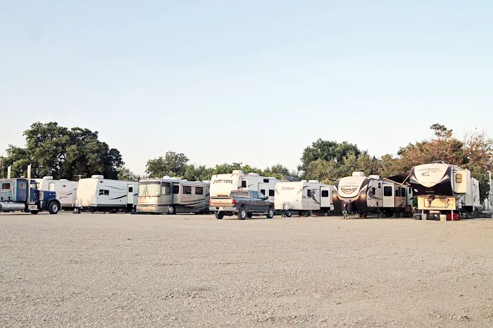 Haskell Co-Op RV Park Picture 7