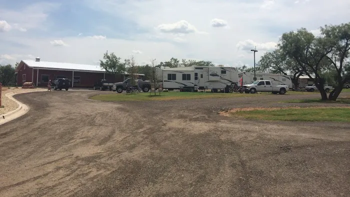 Bar J Hitchin' Post RV Park Picture 10