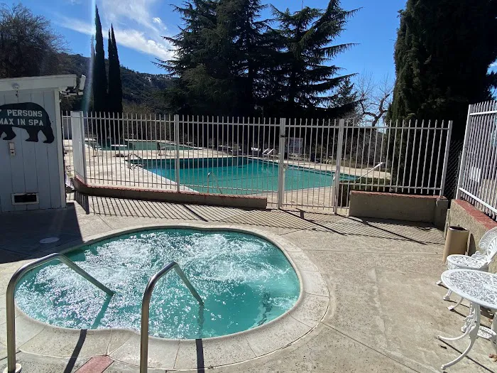 Oak Glen Retreat - Halo Resorts Picture 6