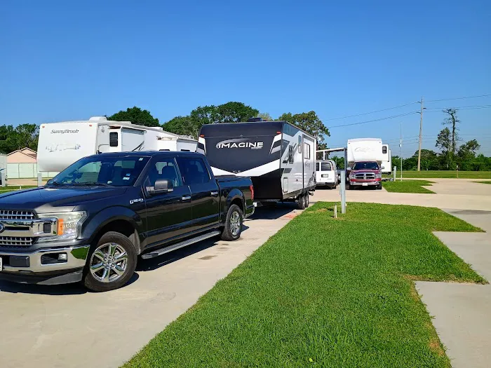 Junction Meadows RV Park Picture 5
