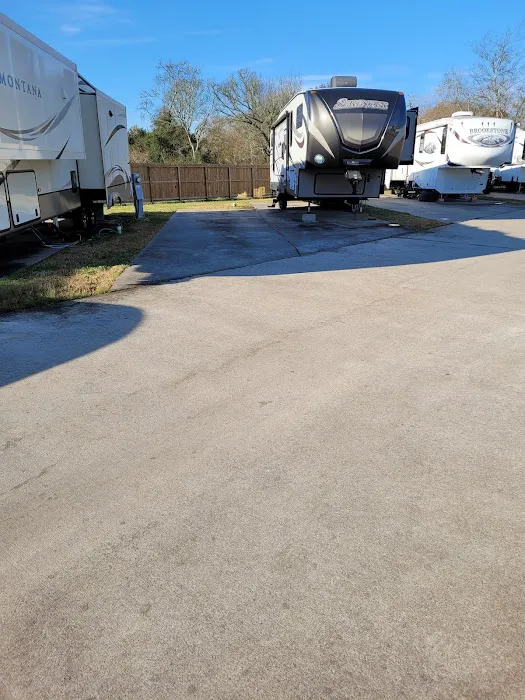 Buzzards Roost RV Park Picture 2