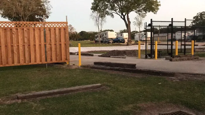 Bayou Country RV Park Picture 4