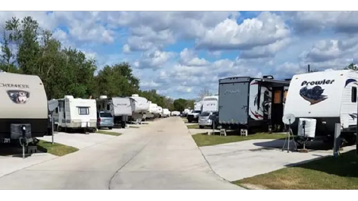 Highland Oaks RV Park Picture 10