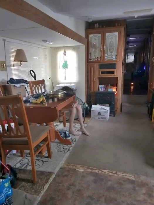 Hunter's RV Park: Office Picture 9