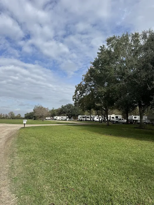 Lazy Acres RV Park Picture 3