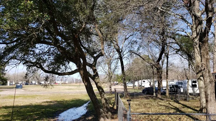 Lazy Acres RV Park Picture 6