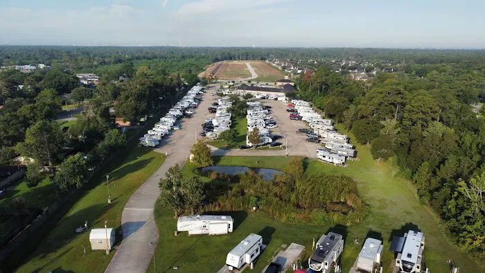 Pine Lakes RV Park Picture 2