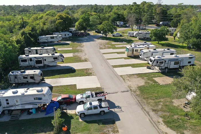 Shady Oaks RV Park Picture 8