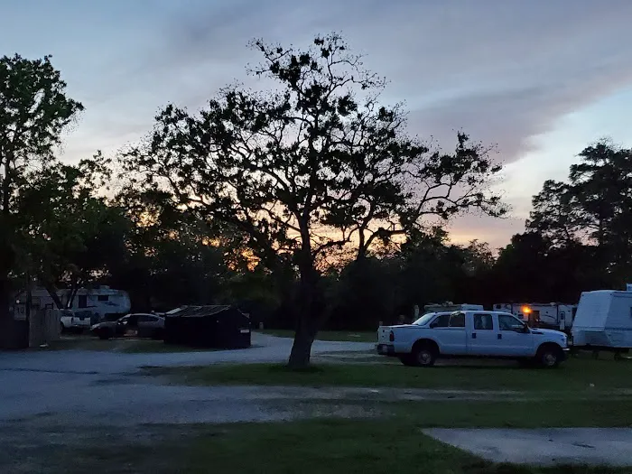 Shady Oaks RV Park Picture 1