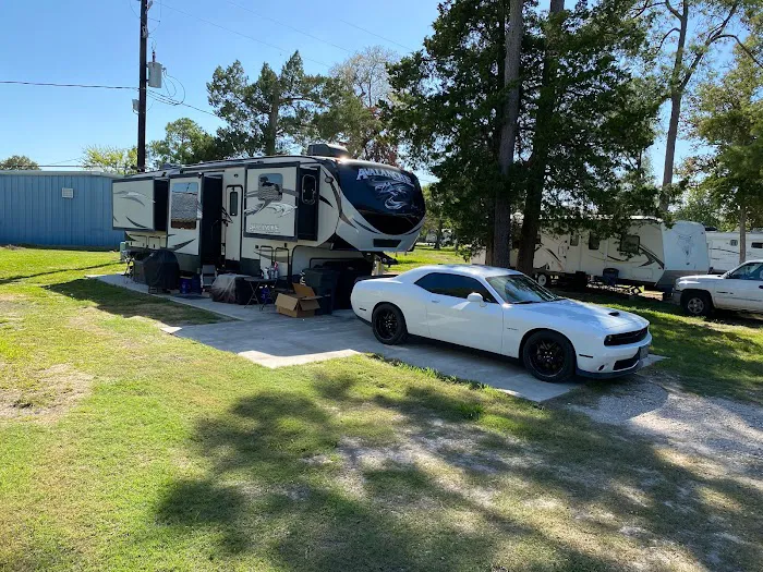 Shady Oaks RV Park Picture 5