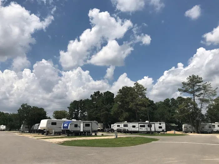 Sheldon Lake RV Resort Picture 10