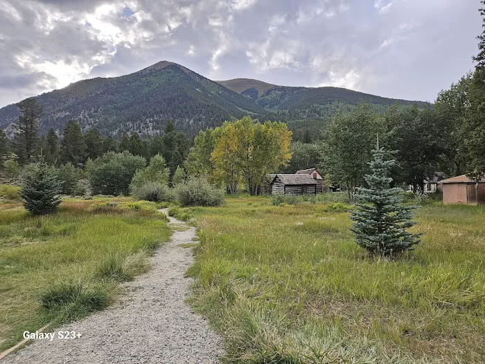 Twin Lakes Area North Picture 9