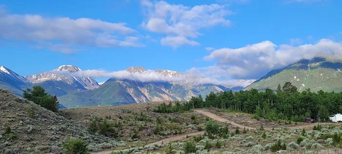 Twin Lakes Area North Picture 6