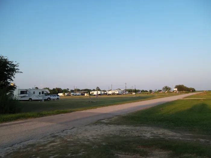 Anahuac RV Park Picture 7