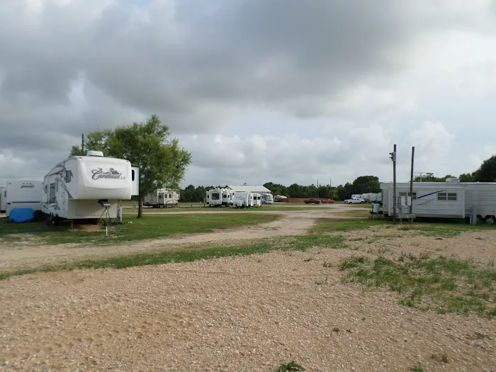 Anahuac RV Park Picture 9