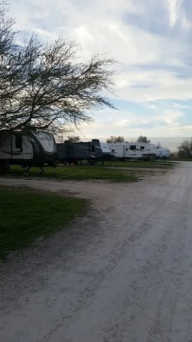 Twin Oaks RV Park Picture 3