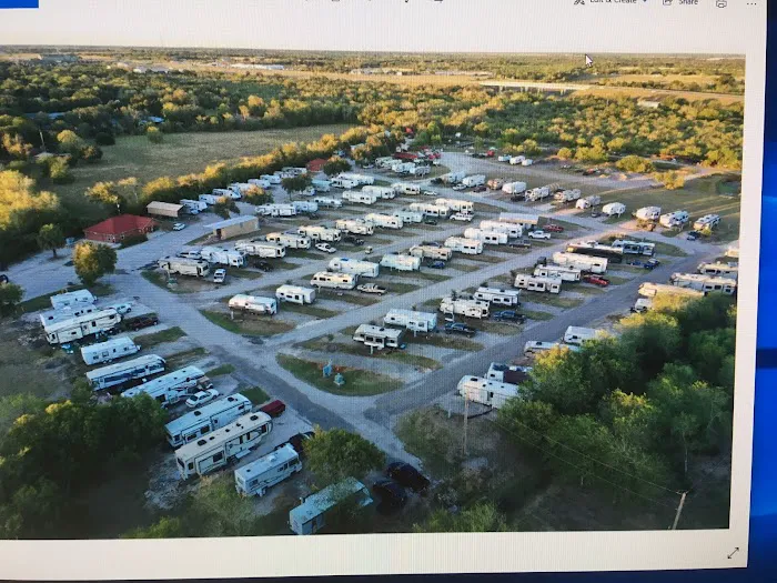 Beeville RV Park Picture 9