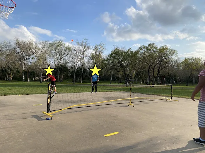 Beeville RV Park Picture 1