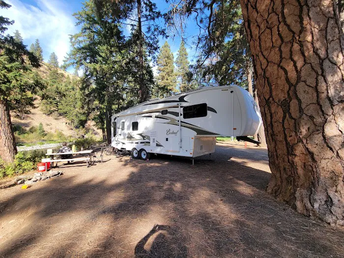 Squaw Rock RV Resort & Campground Picture 5