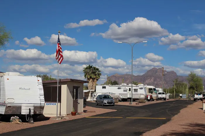 Oasis Junction Mobile Home & RV Park Picture 1