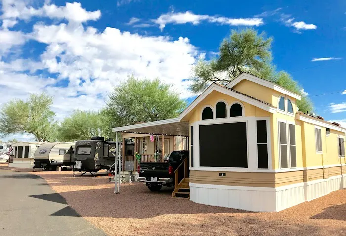 Oasis Junction Mobile Home & RV Park Picture 5
