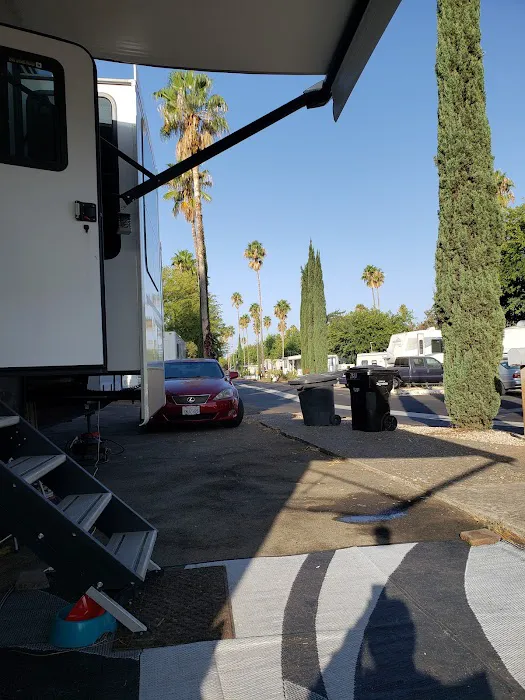 Holiday Mobile Village - 55+ Mobile Home Park Picture 6
