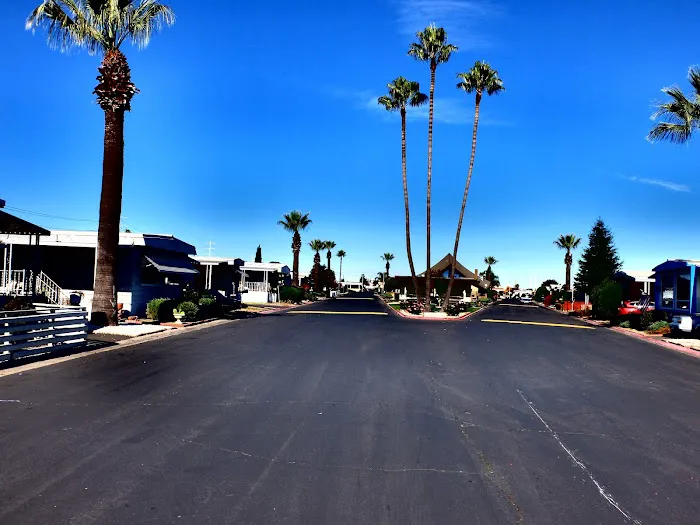 South Gate Mobile Estates Picture 2
