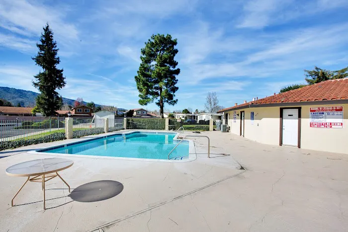 Pacific Mobile Estates Picture 1