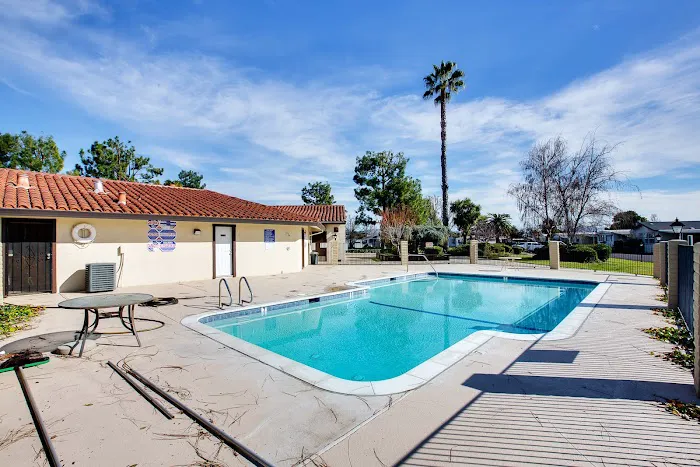 Pacific Mobile Estates Picture 3